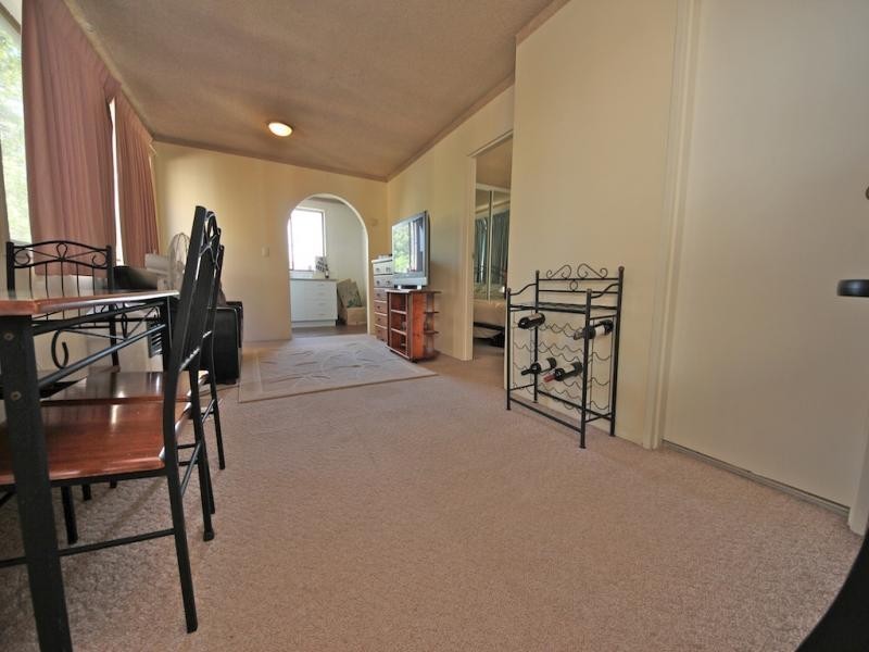 2/5 Rosewood Ave, Broadbeach QLD 4218