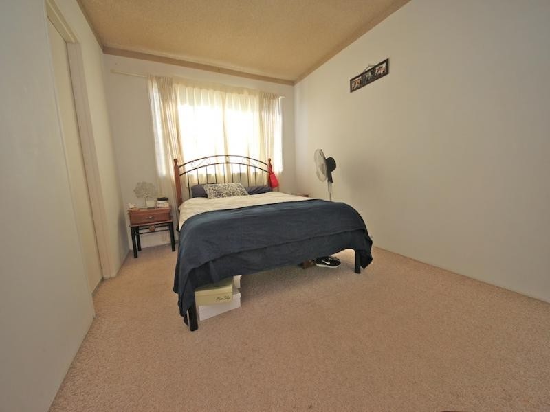 2/5 Rosewood Ave, Broadbeach QLD 4218