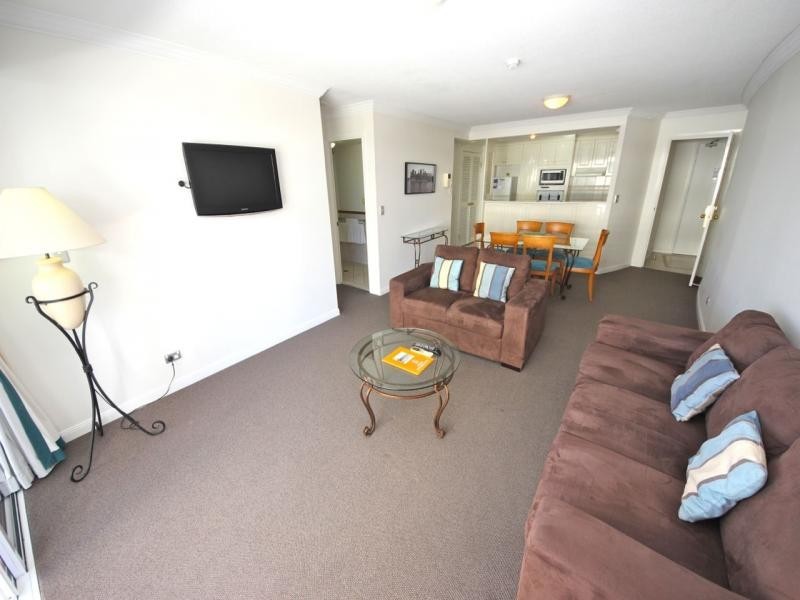 90 Surf Parade, Broadbeach QLD 4218