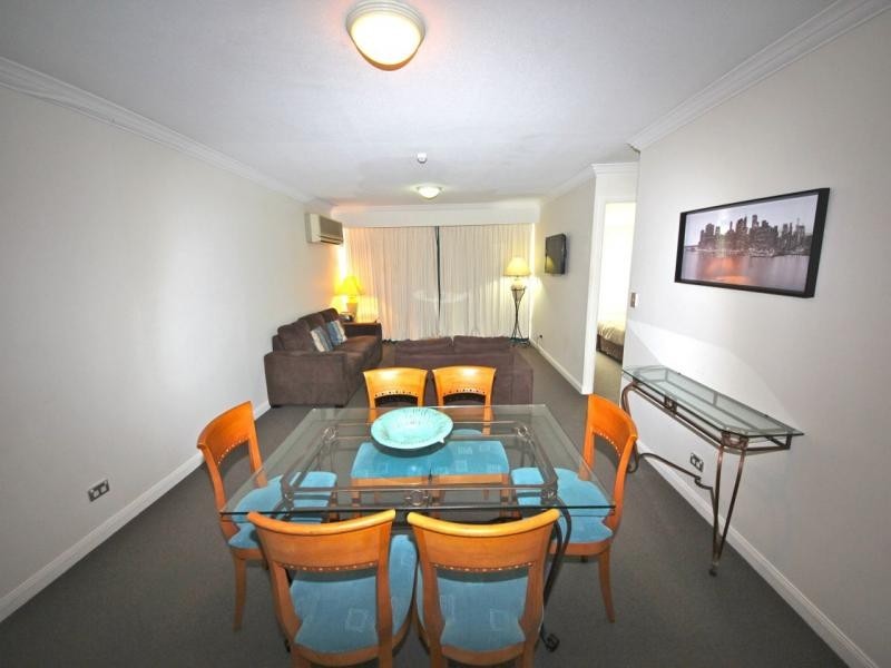 90 Surf Parade, Broadbeach QLD 4218