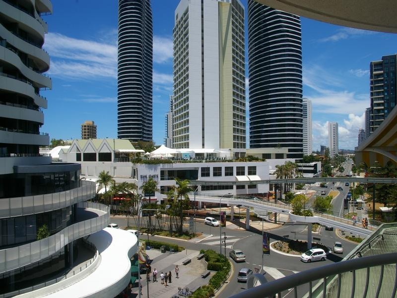 90 Surf Parade, Broadbeach QLD 4218