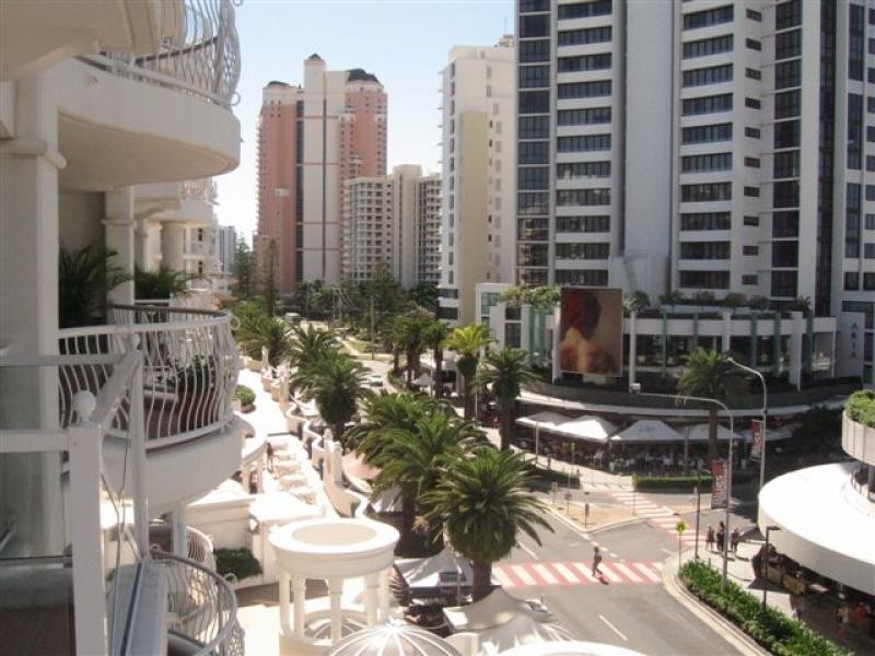 1510/90 Surf Parade, Broadbeach QLD 4218