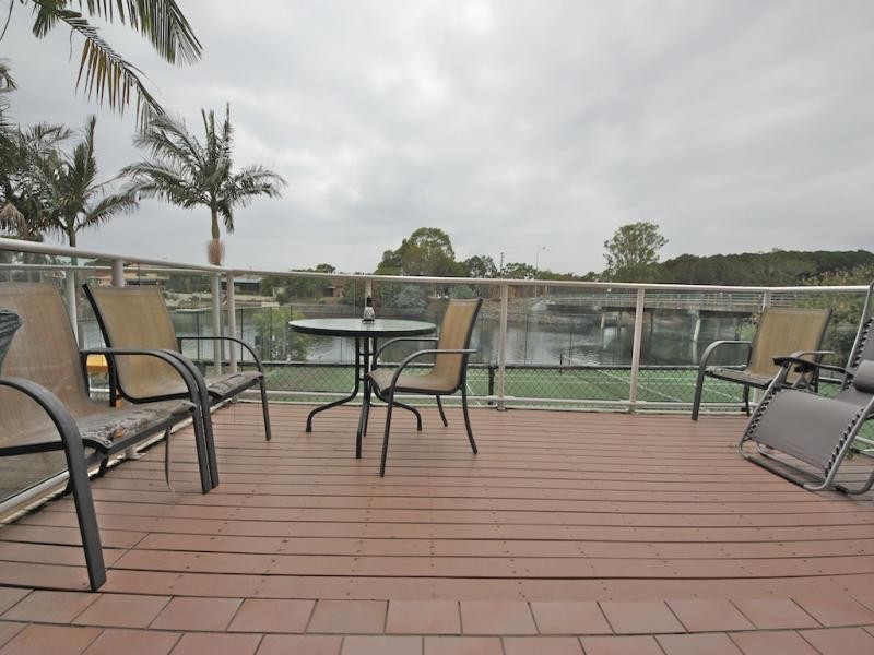 101/300 Cottesloe Drive, Mermaid Waters QLD 4218