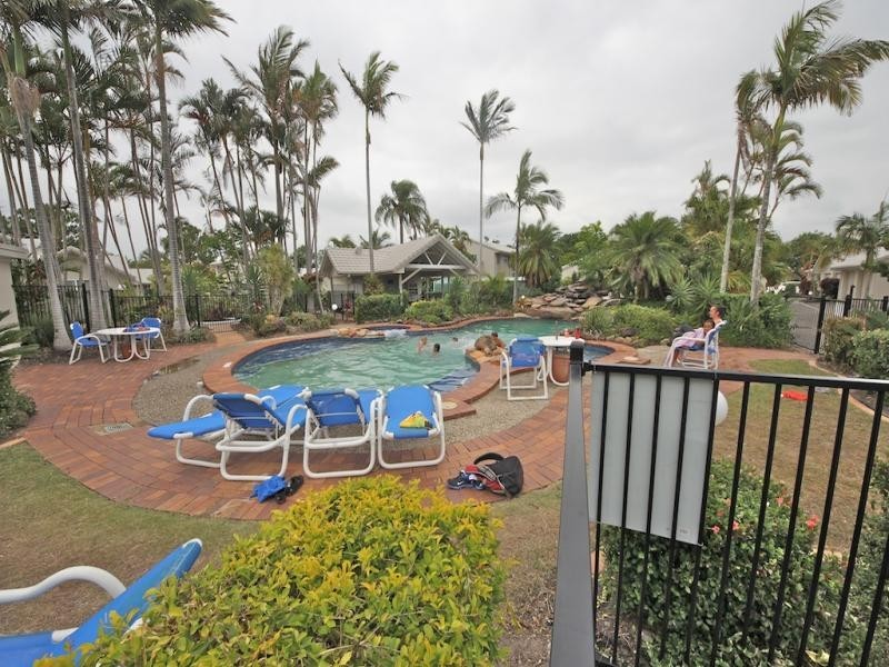 101/300 Cottesloe Drive, Mermaid Waters QLD 4218