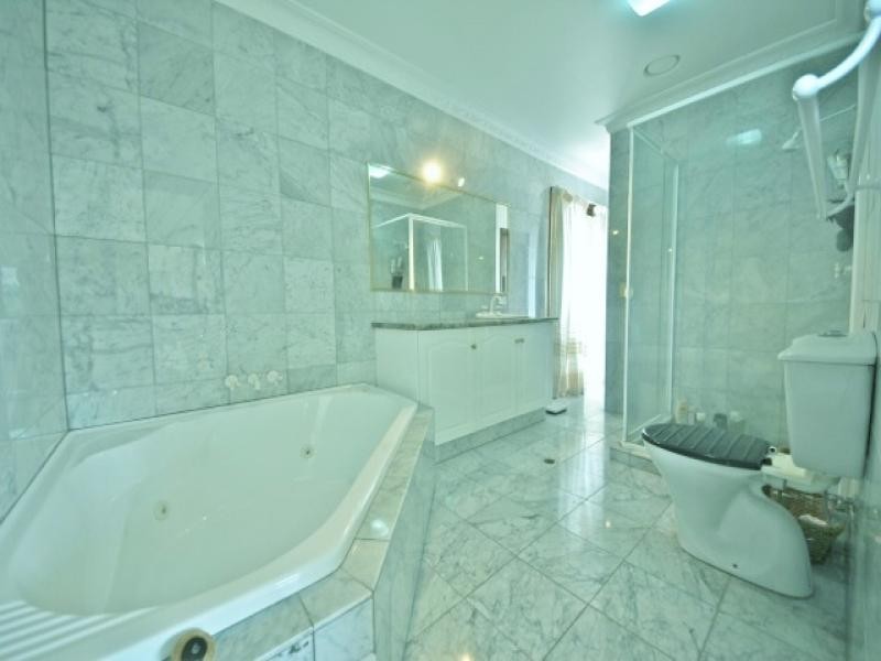 364 Rio Vista Boulevard, Mermaid Waters QLD 4218