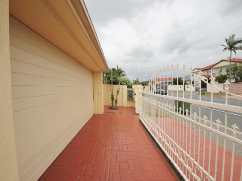 364 Rio Vista Boulevard, Mermaid Waters QLD 4218