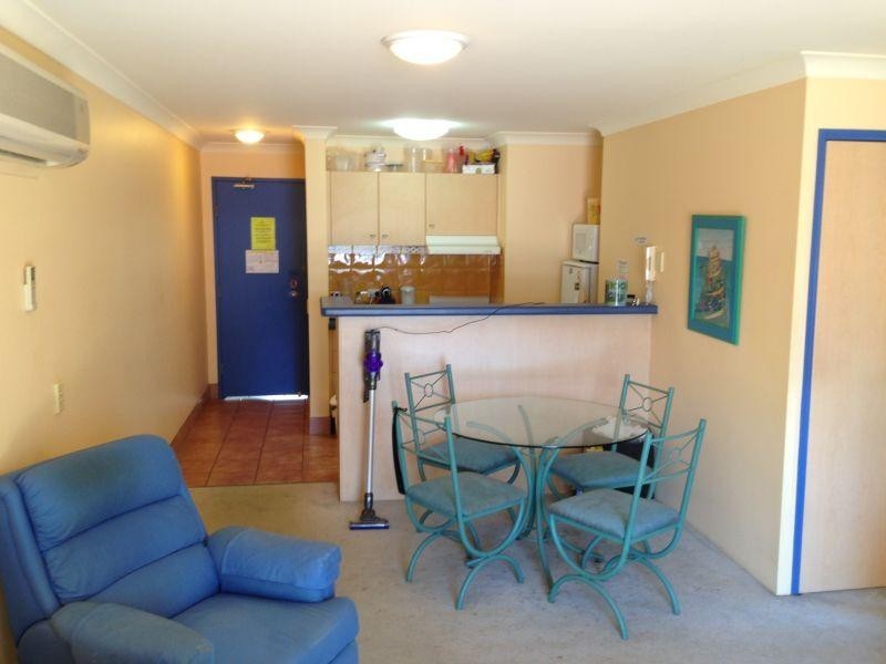 28/11 Philip Avenue, Broadbeach QLD 4218