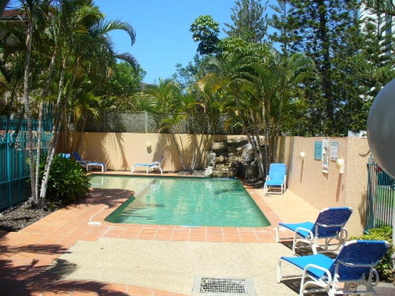 28/11 Philip Avenue, Broadbeach QLD 4218