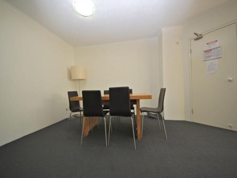 124/10 Alexandra Avenue, Broadbeach QLD 4218