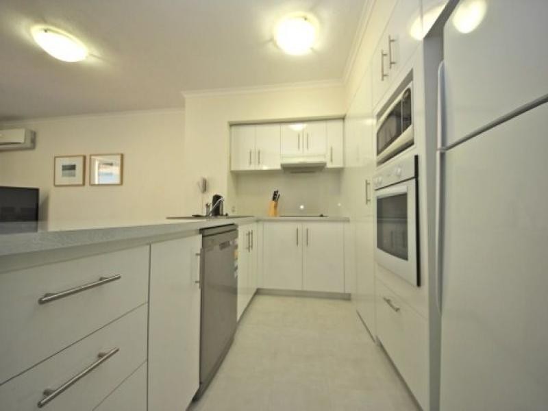 124/10 Alexandra Avenue, Broadbeach QLD 4218