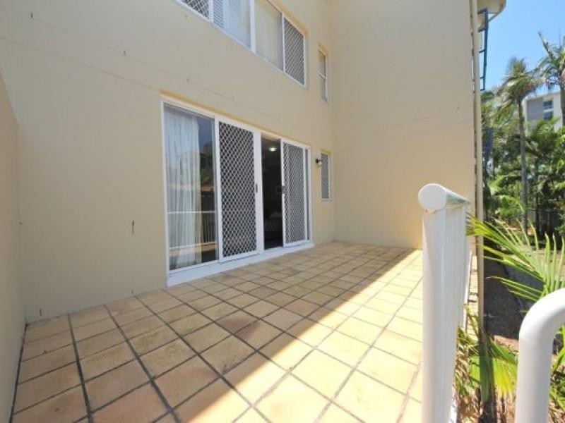 124/10 Alexandra Avenue, Broadbeach QLD 4218