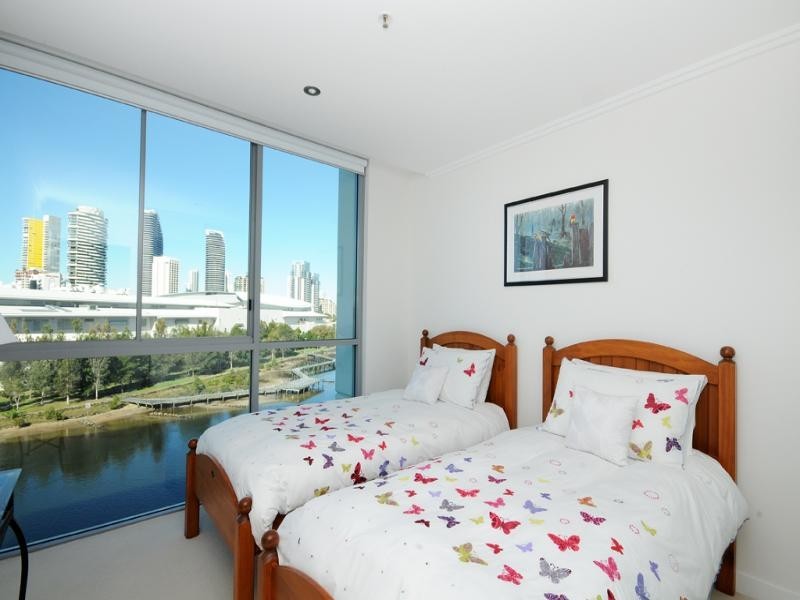 206/33 TE Peters Drive, Broadbeach Waters QLD 4218