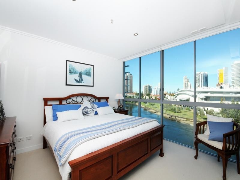 206/33 TE Peters Drive, Broadbeach Waters QLD 4218