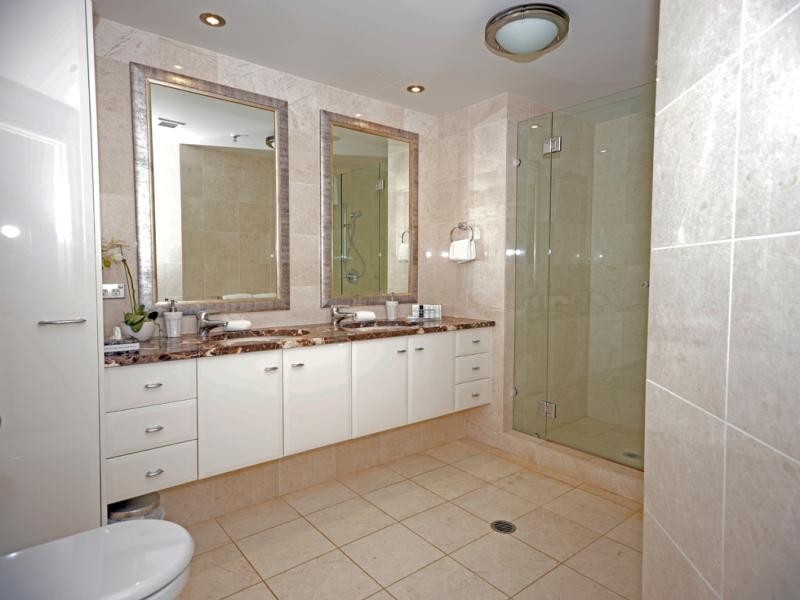 2633 Gold Coast HIGHWAY, Broadbeach QLD 4218