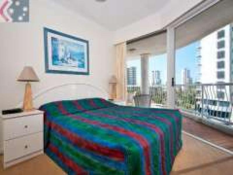 24 Queensland Avenue, Broadbeach QLD 4218