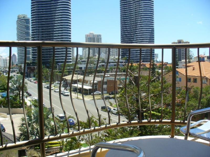 509/40 Surf Parade, Broadbeach QLD 4218