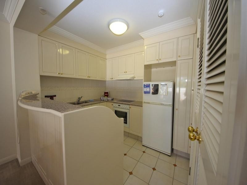 90 Surf Parade, Broadbeach QLD 4218