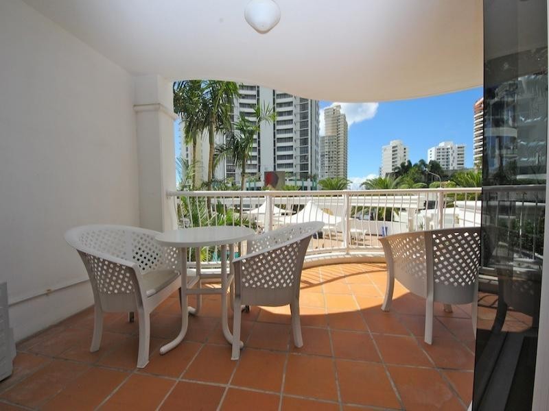 90 Surf Parade, Broadbeach QLD 4218