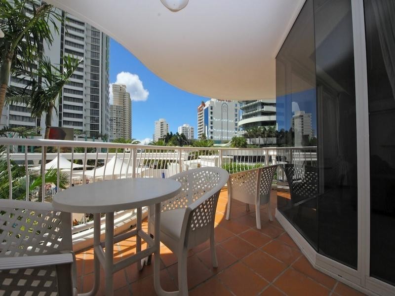 90 Surf Parade, Broadbeach QLD 4218