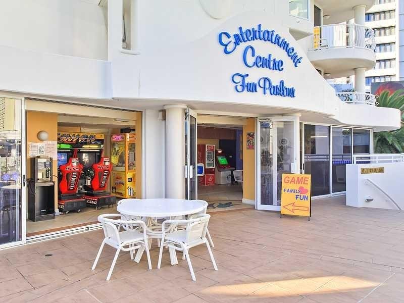 90 Surf Parade, Broadbeach QLD 4218