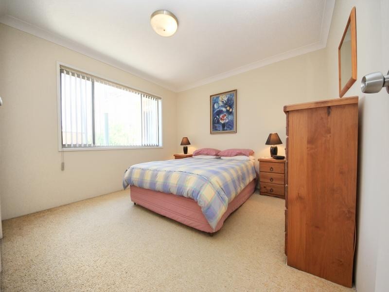 5/34 ALEXANDRA AVE, Broadbeach QLD 4218