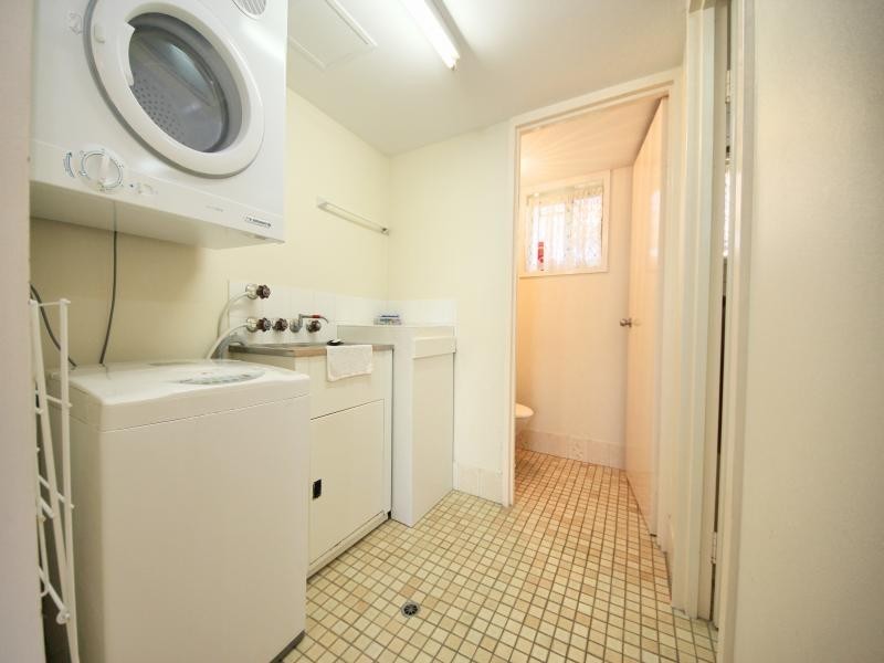 5/34 ALEXANDRA AVE, Broadbeach QLD 4218