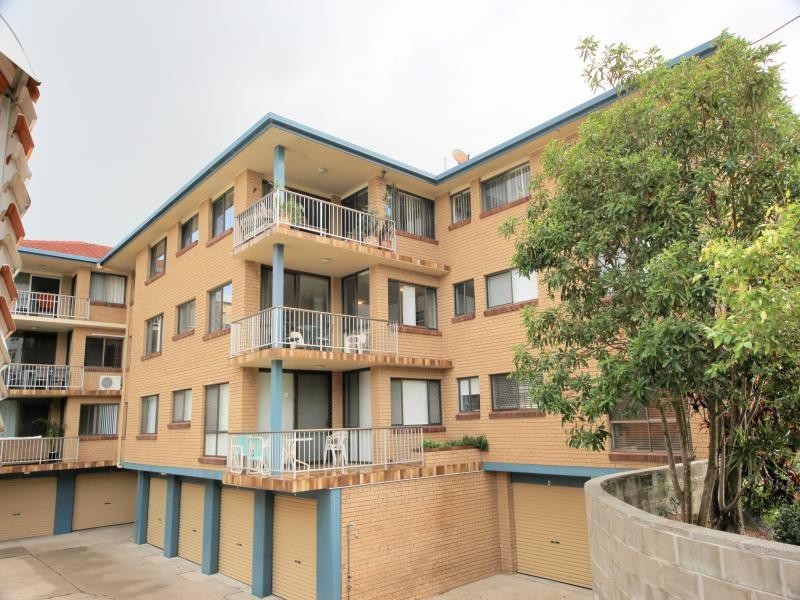 5/34 ALEXANDRA AVE, Broadbeach QLD 4218