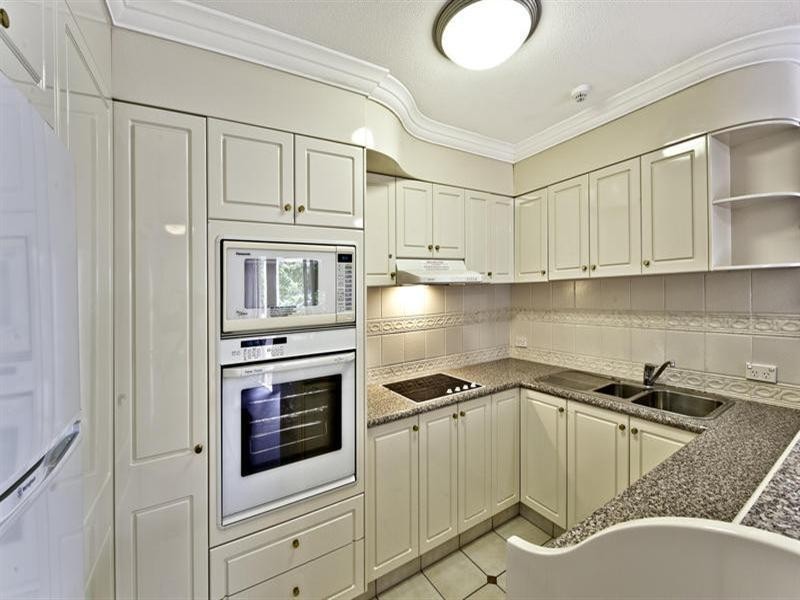 1110/90 Surf Parade, Broadbeach QLD 4218