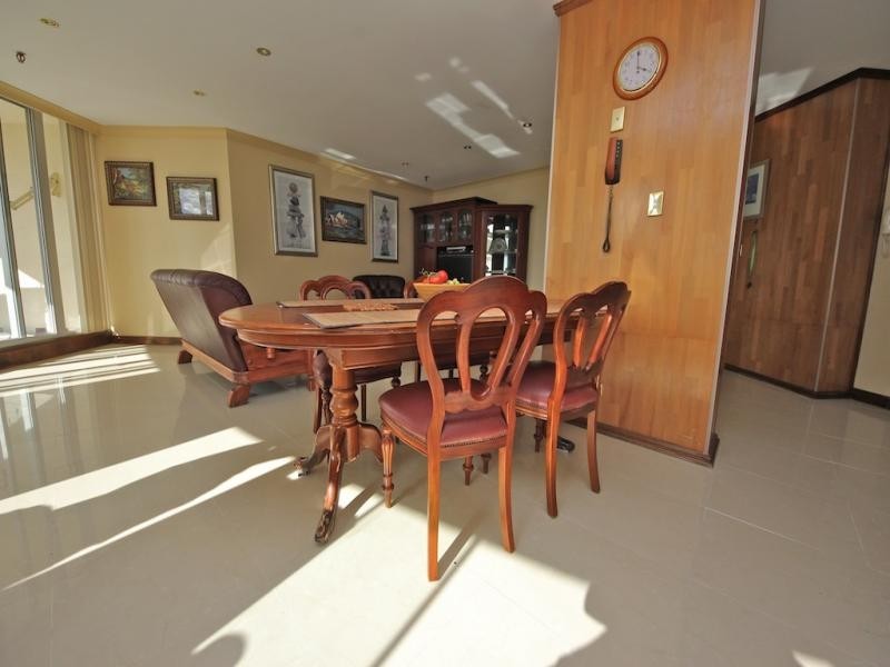 114 The Esplanade, Surfers Paradise QLD 4217