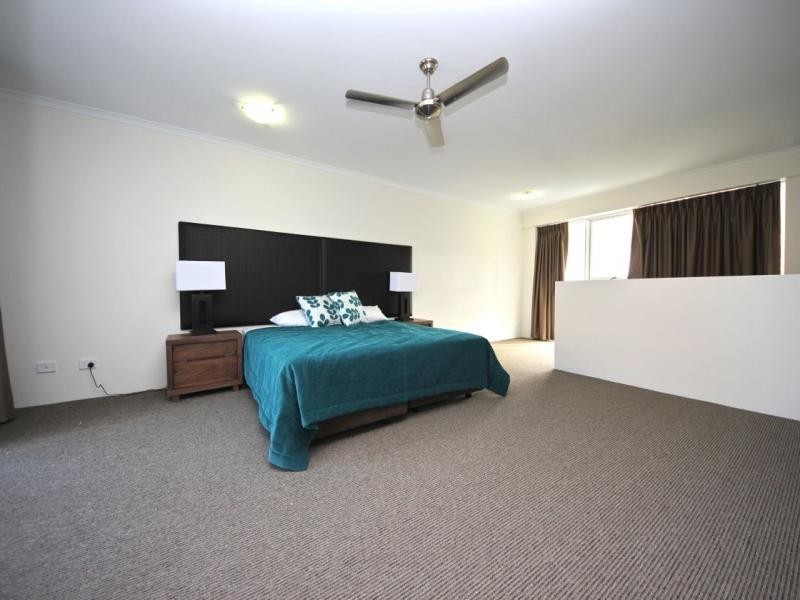 30/10-16 Alexandra Avenue, Broadbeach QLD 4218