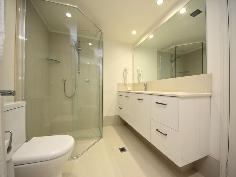 30/10-16 Alexandra Avenue, Broadbeach QLD 4218