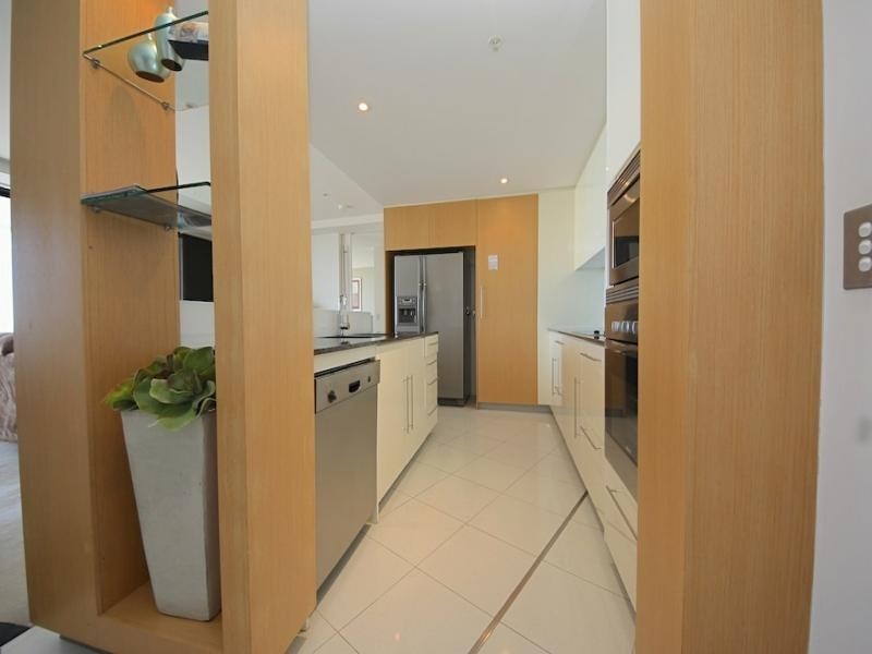 Aria/17 Albert Avenue, Broadbeach QLD 4218