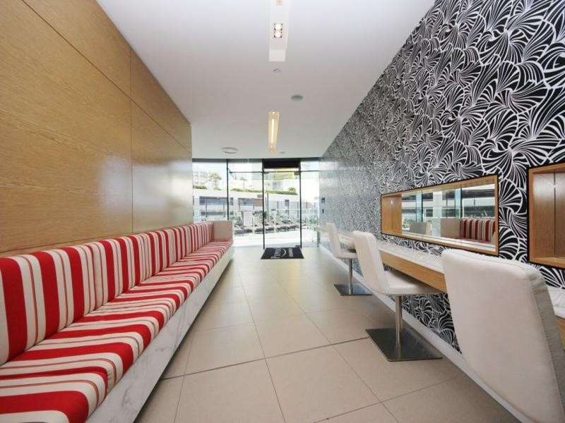 4 Charles Avenue, Broadbeach QLD 4218