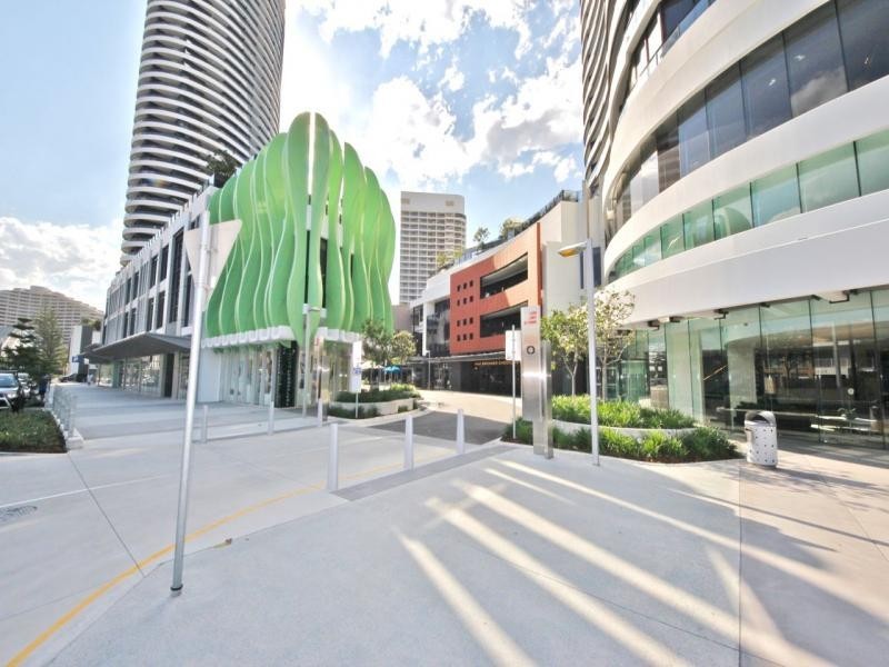 4 Charles Avenue, Broadbeach QLD 4218