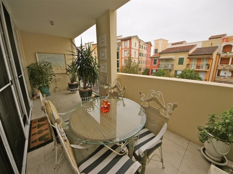 1024/3029 The Boulevard, Carrara QLD 4211