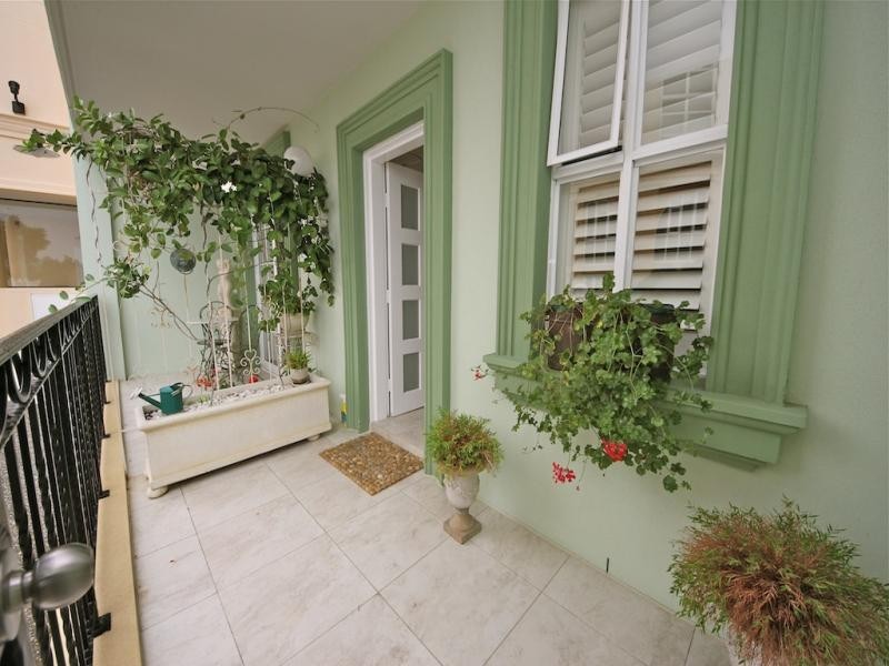 1024/3029 The Boulevard, Carrara QLD 4211