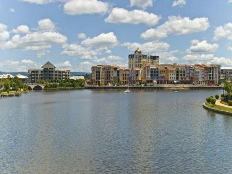 1024/3029 The Boulevard, Carrara QLD 4211