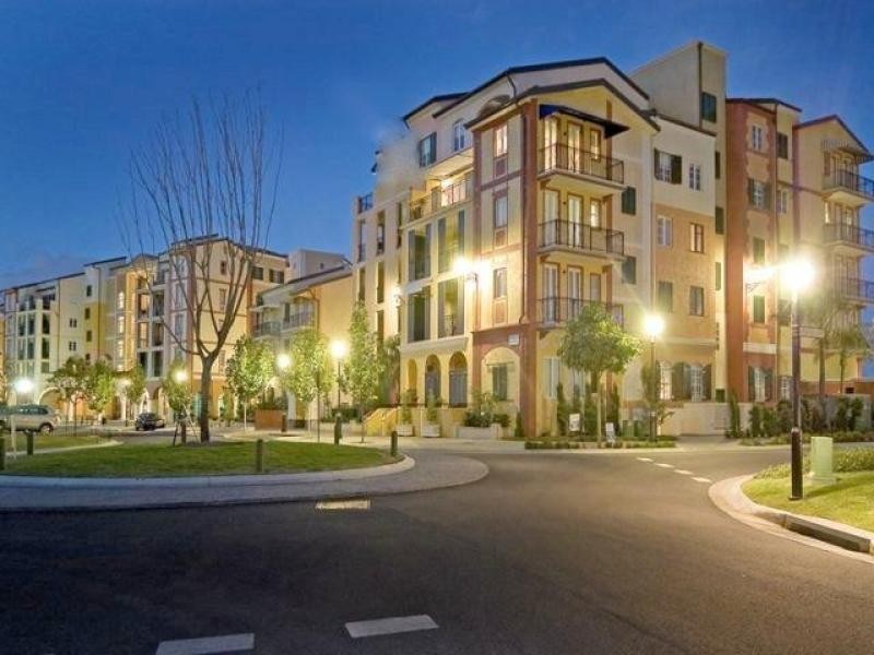 1024/3029 The Boulevard, Carrara QLD 4211