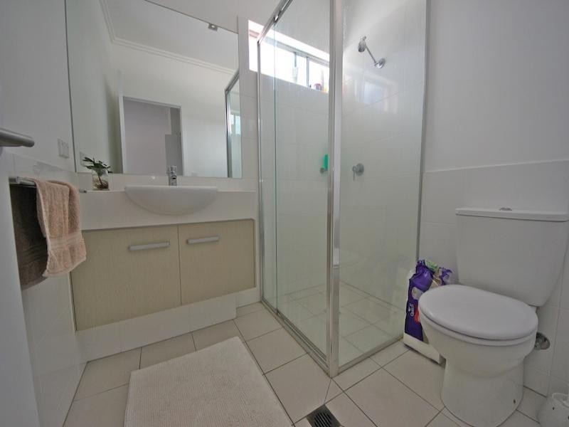 58/2 Gaven Cresent, Mermaid Waters QLD 4218