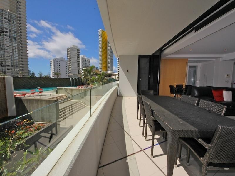 302 Aria/17 Albert Avenue, Broadbeach QLD 4218