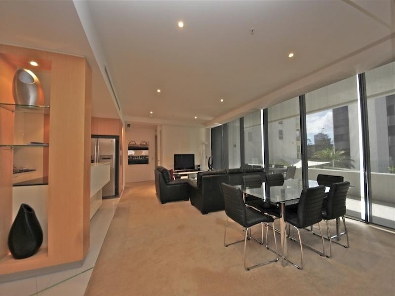 302 Aria/17 Albert Avenue, Broadbeach QLD 4218