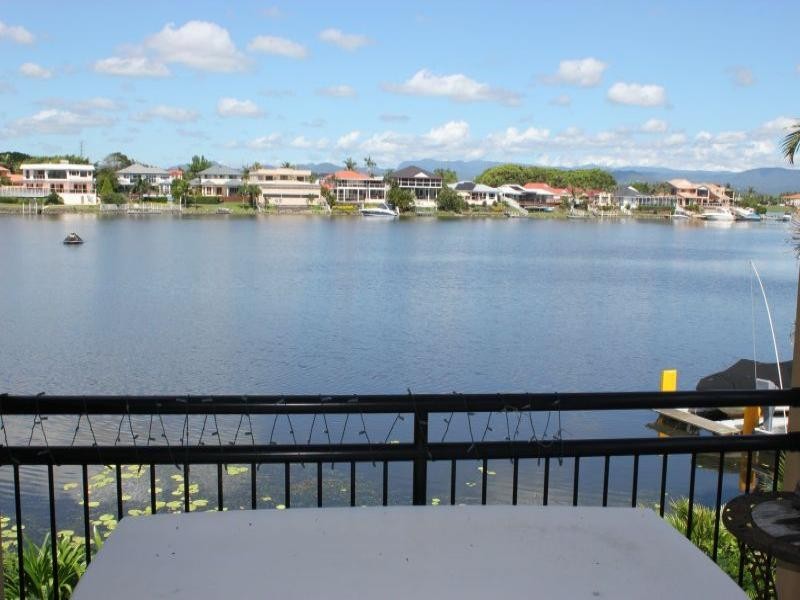 35 Cayman Drive, Clear Island Waters QLD 4226