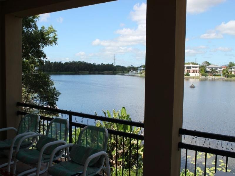 35 Cayman Drive, Clear Island Waters QLD 4226