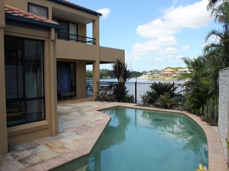 35 Cayman Drive, Clear Island Waters QLD 4226