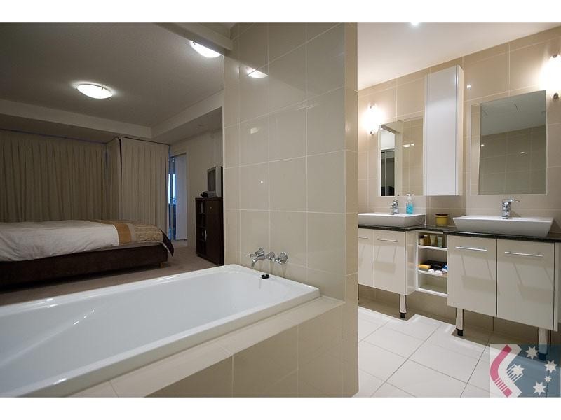 19 Mermaid ave, Mermaid Beach QLD 4218