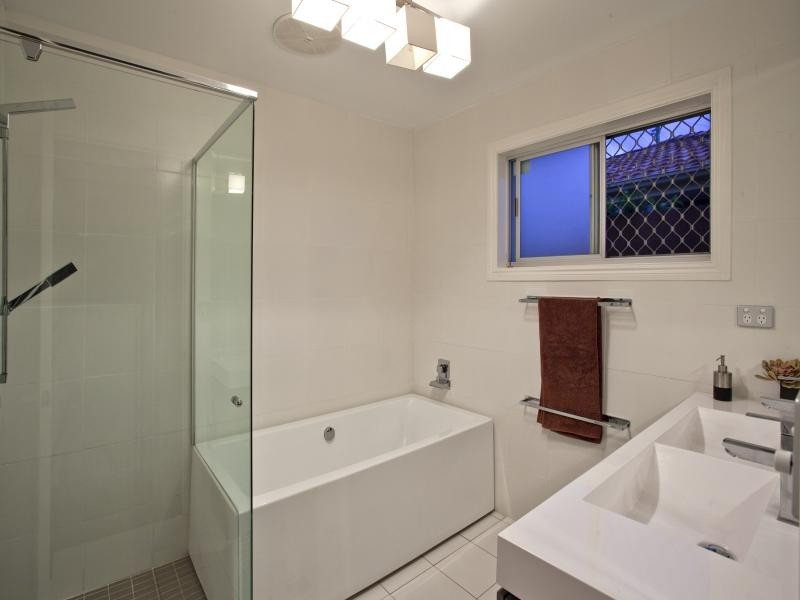 2 The Lido, Isle Of Capri QLD 4217