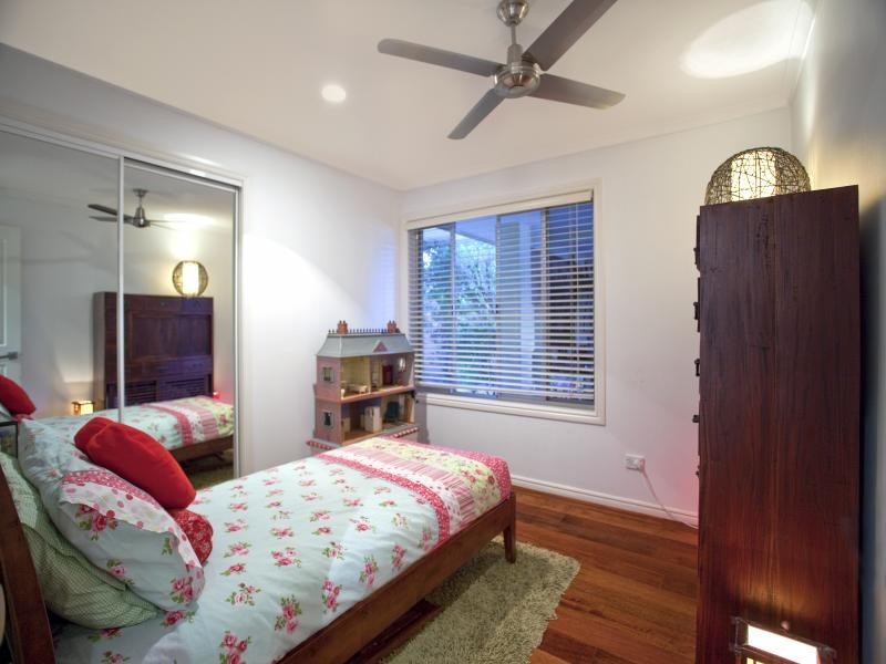 2 The Lido, Isle Of Capri QLD 4217