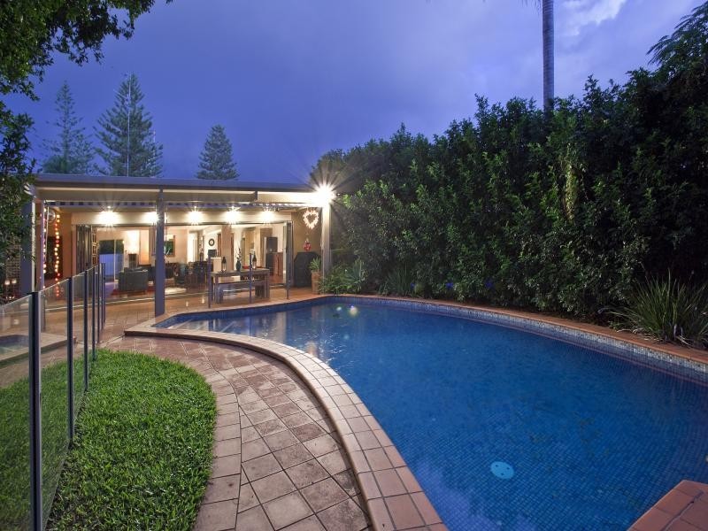 2 The Lido, Isle Of Capri QLD 4217