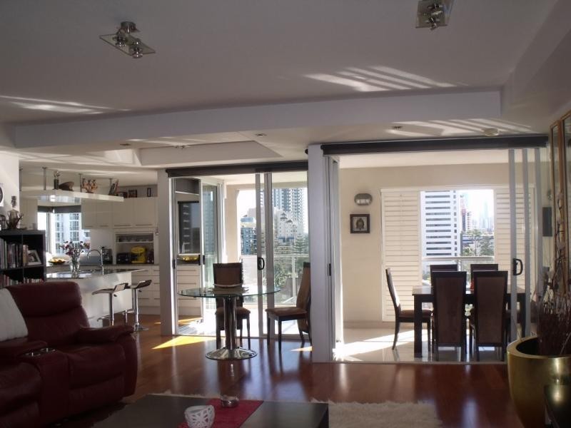22/19 Mermaid Avenue, Broadbeach QLD 4218