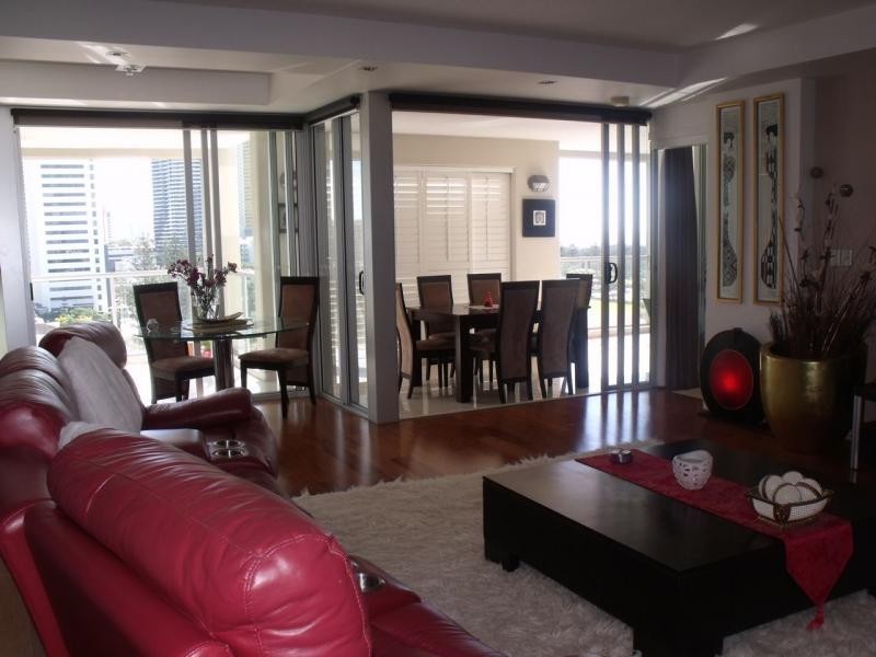 22/19 Mermaid Avenue, Broadbeach QLD 4218